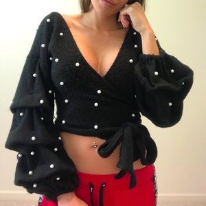Crop Pearl decorated sweater with over sized arms